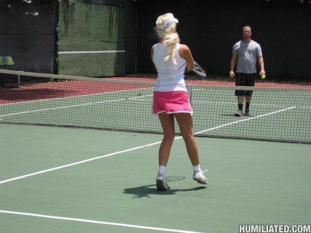 Busty tennis player Marilyn Scott in pink shorts gets her pussy pumped and dildoed